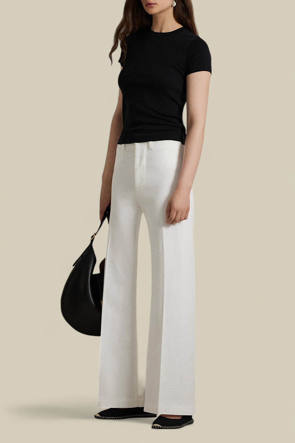 תמונת כל הלוק של מכנסיים רחבים